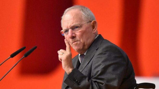 πίτερ-σπίγκελ-για-σόιμπλε-στην-κ-ερι-562803697