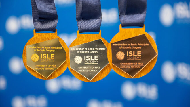 το-isle-academy-πρωτοπορεί-στην-εκπαίδευση-ρομπ-562797730