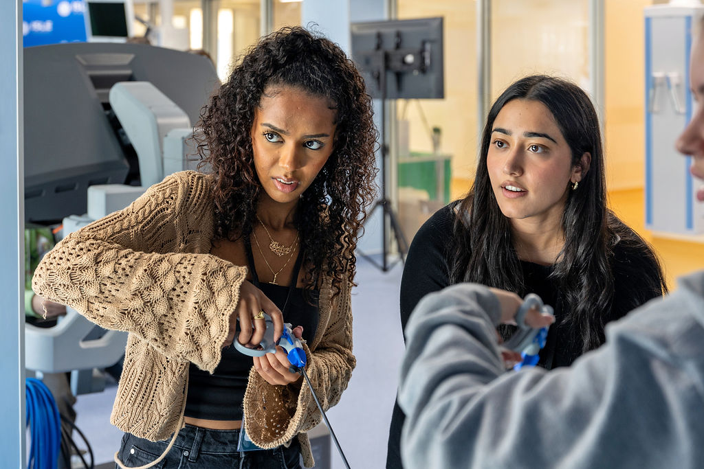 Το ISLE ACADEMY πρωτοπορεί στην εκπαίδευση Ρομποτικής Χειρουργικής-3