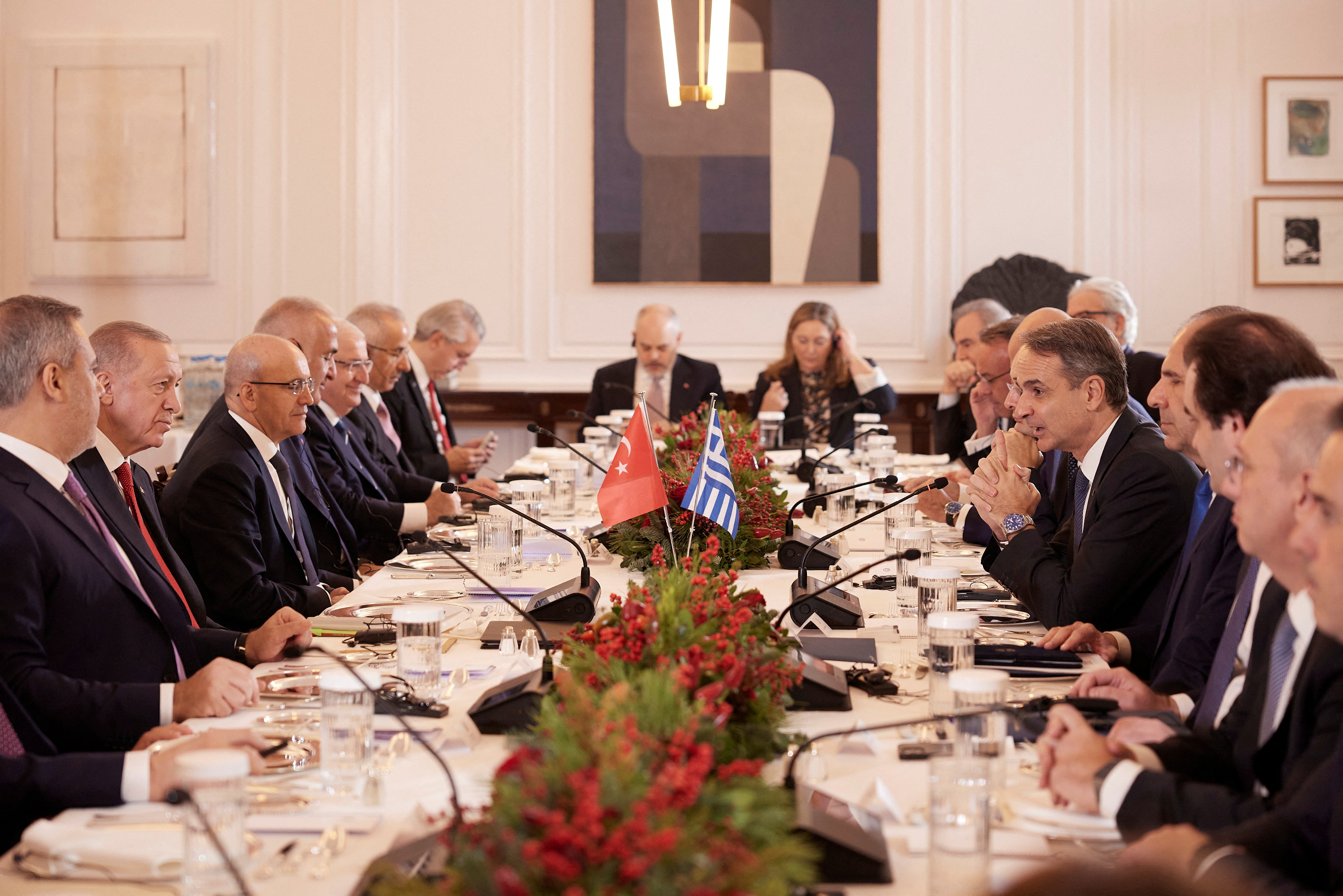 Το θετικό κλίμα της επίσκεψης Ερντογάν σε 12 «κλικ»-4