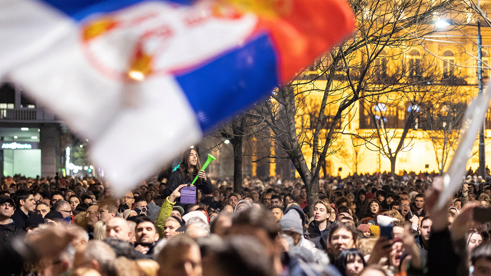 Σερβία: Στους δρόμους η αντιπολίτευση – Καταγγέλλει εκλογική νοθεία στο Βελιγράδι-2