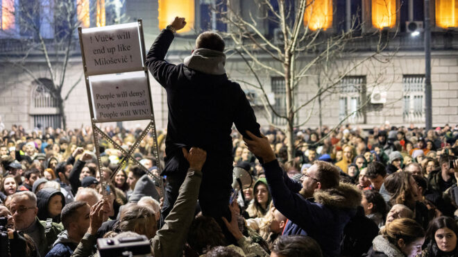 σερβία-στους-δρόμους-η-αντιπολίτευση-562790392