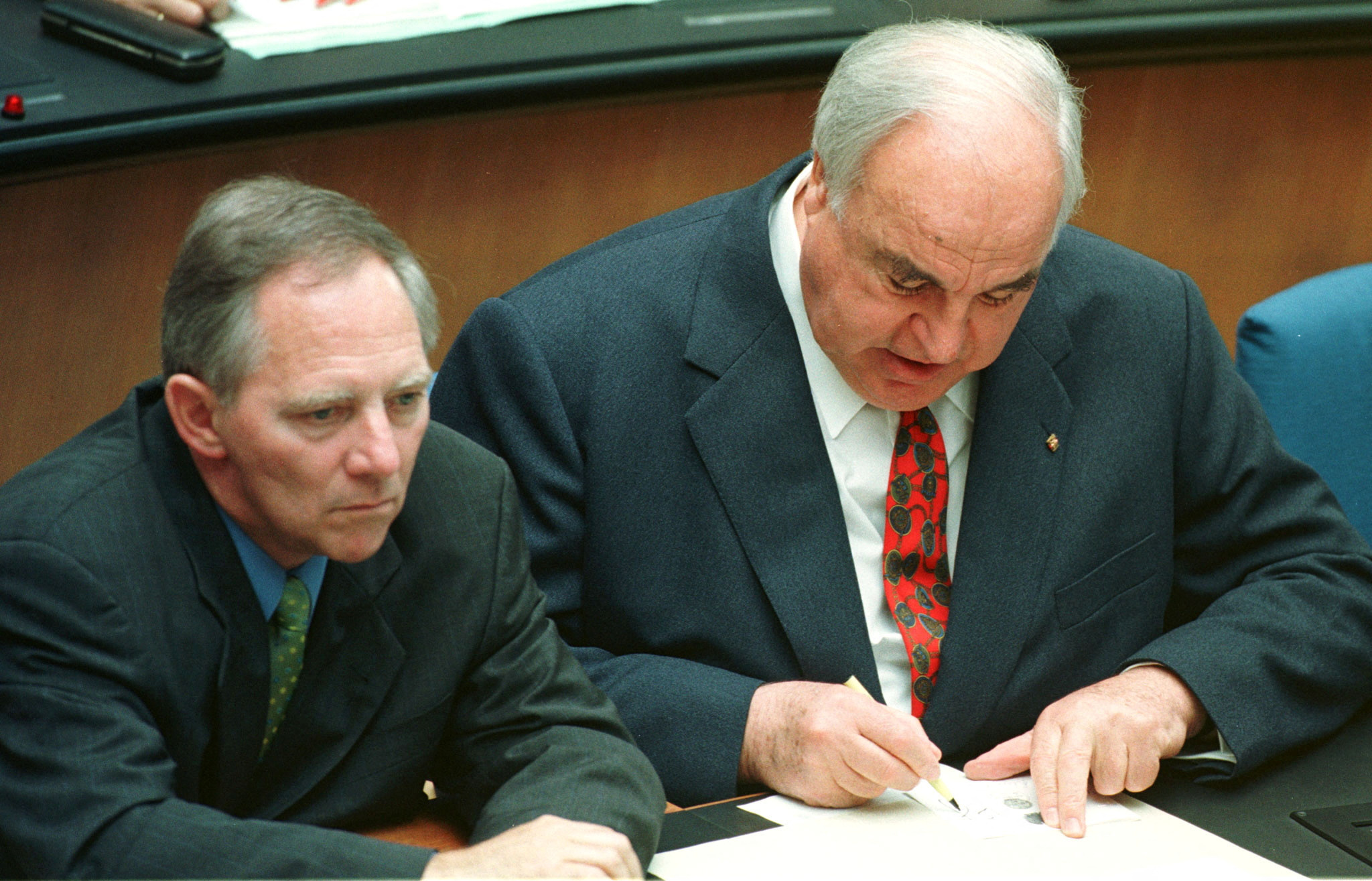 Βόλφγκανγκ Σόιμπλε: Ο «Γερμανός Σίσυφος» που έβαζε το «καθήκον» πάνω από όλα-1