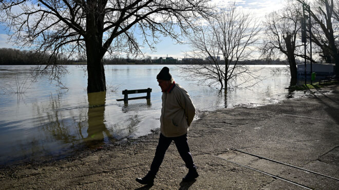 βουδαπέστη-στα-υψηλότερα-επίπεδα-από-562804393