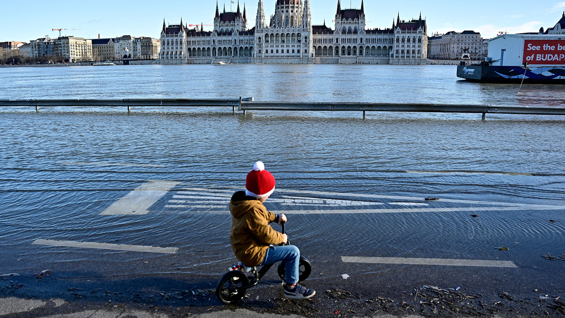 Βουδαπέστη: Στα υψηλότερα επίπεδα από το 2013 η στάθμη του Δούναβη-1