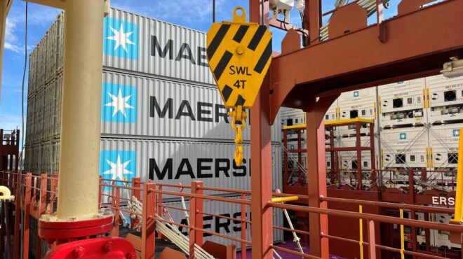 maersk-αναστέλλει-για-48-ώρες-τη-διέλευση-των-562809229