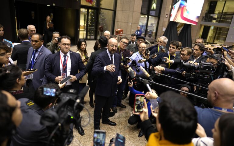 Ε.Ε.: Το παρασκήνιο της άρσης του βέτο από τον Ορμπαν