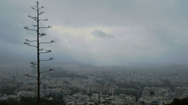 καιρός-νοτιάδες-αφρικανική-σκόνη-και-562759108