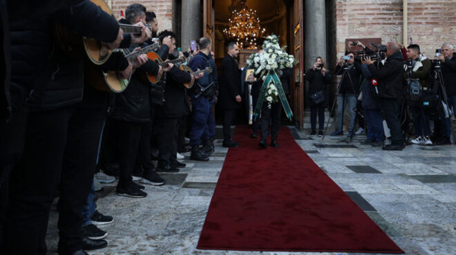 βασίλης-καρράς-χιλιάδες-κόσμου-στο-τε-562801213