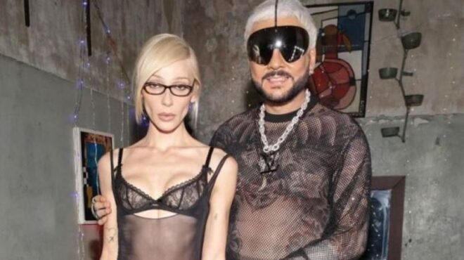 σχεδόν-γυμνοί-σκάνδαλο-με-πάρτι-στη-562804555