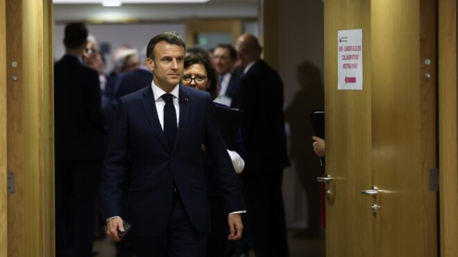 αγκάθι-για-μακρόν-το-μεταναστευτικ-562783831