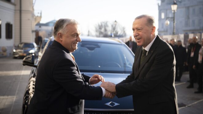 ερντογάν-η-ε-ε-έχει-την-τουρκία-σε-αναμ-562790410