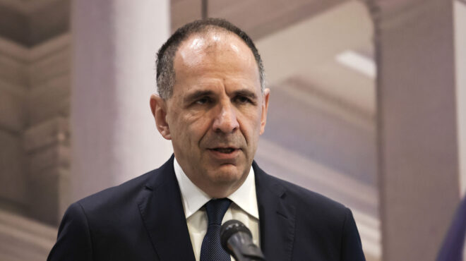 γ-γεραπετρίτης-ο-ράμα-αποδέχθηκε-για-π-562796149