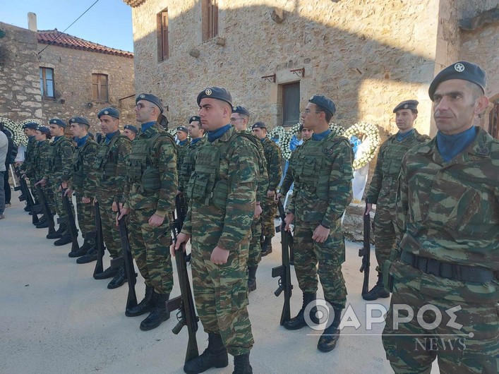 Μάνη: Σε κλίμα οδύνης η κηδεία του επισμηναγού Επαμεινώνδα Κωστέα-1