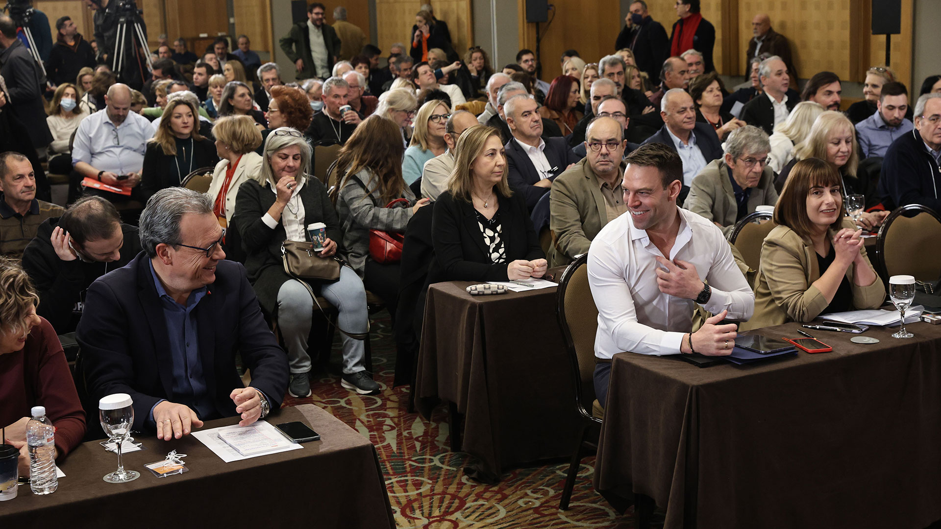 ΣΥΡΙΖΑ: Πυρά Κασσελάκη κατά της κυβέρνησης και των «11»-6