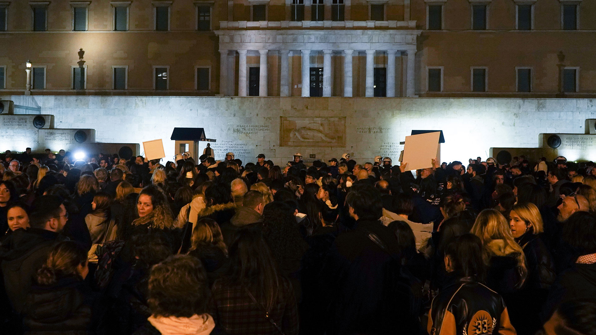 Σύνταγμα: Διαμαρτυρία για την κακοποίηση ζώων-3