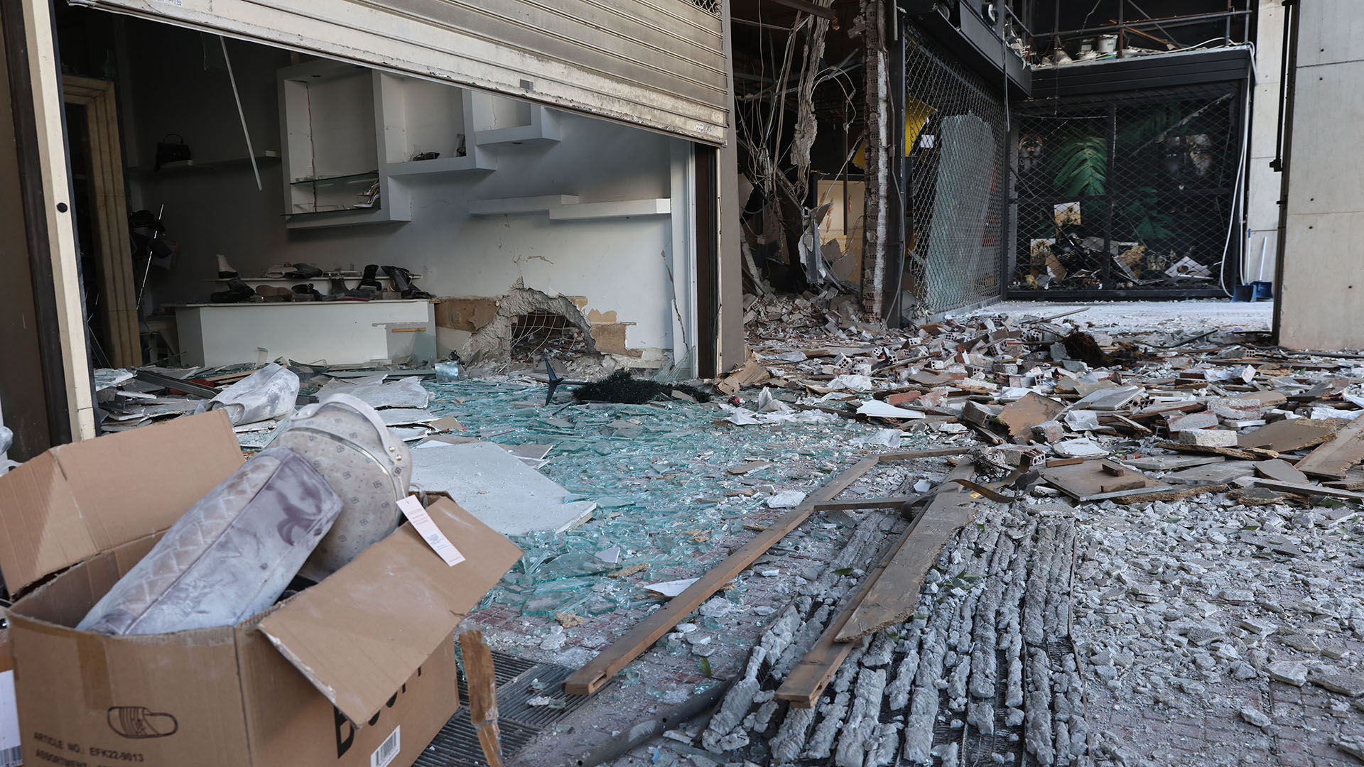 Εκρηξη στον Πειραιά: Το κτίριο είχε γίνει στόχος και το 2020-2