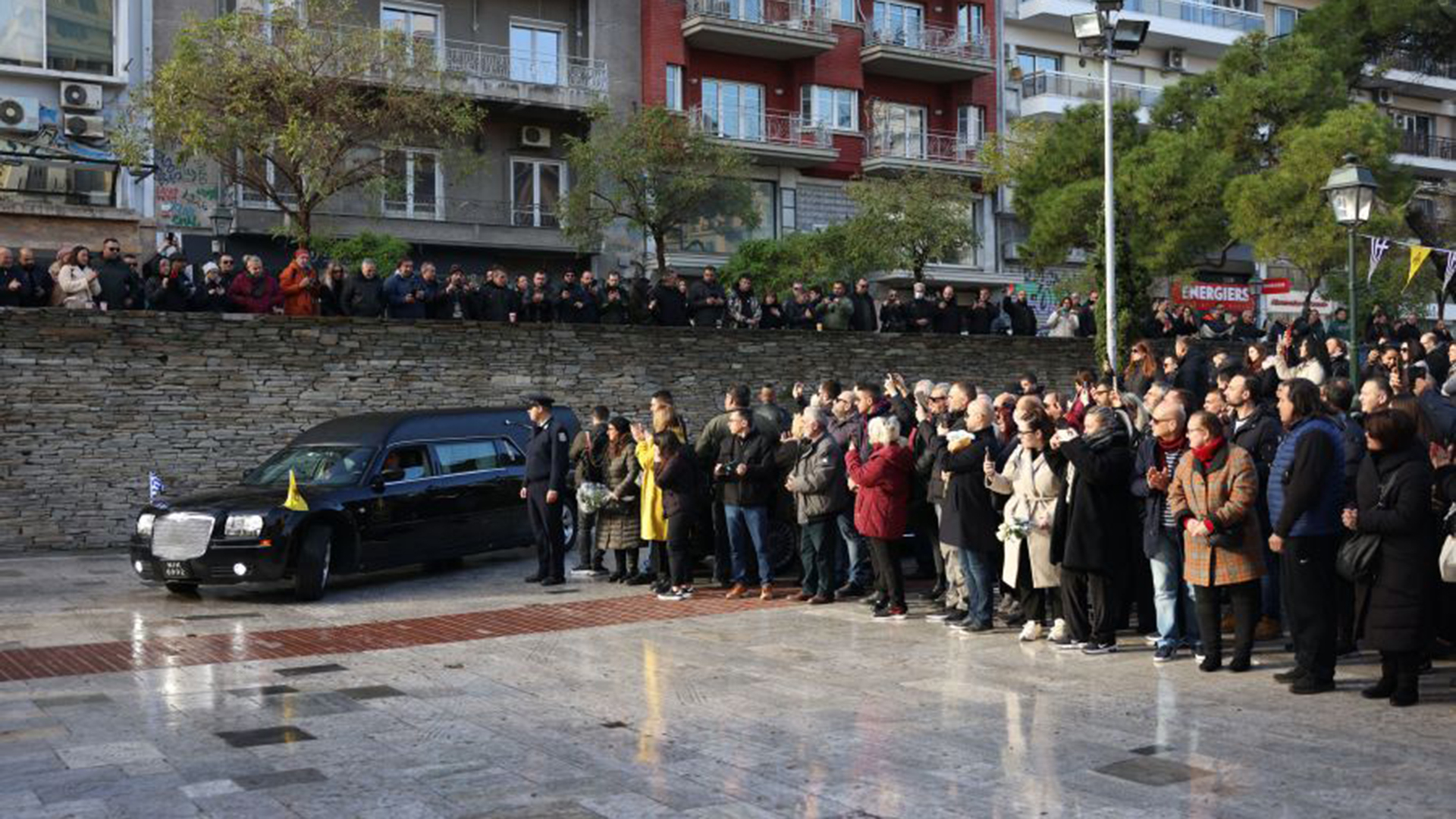 Το τελευταίο «αντίο» στον Βασίλη Καρρά-5