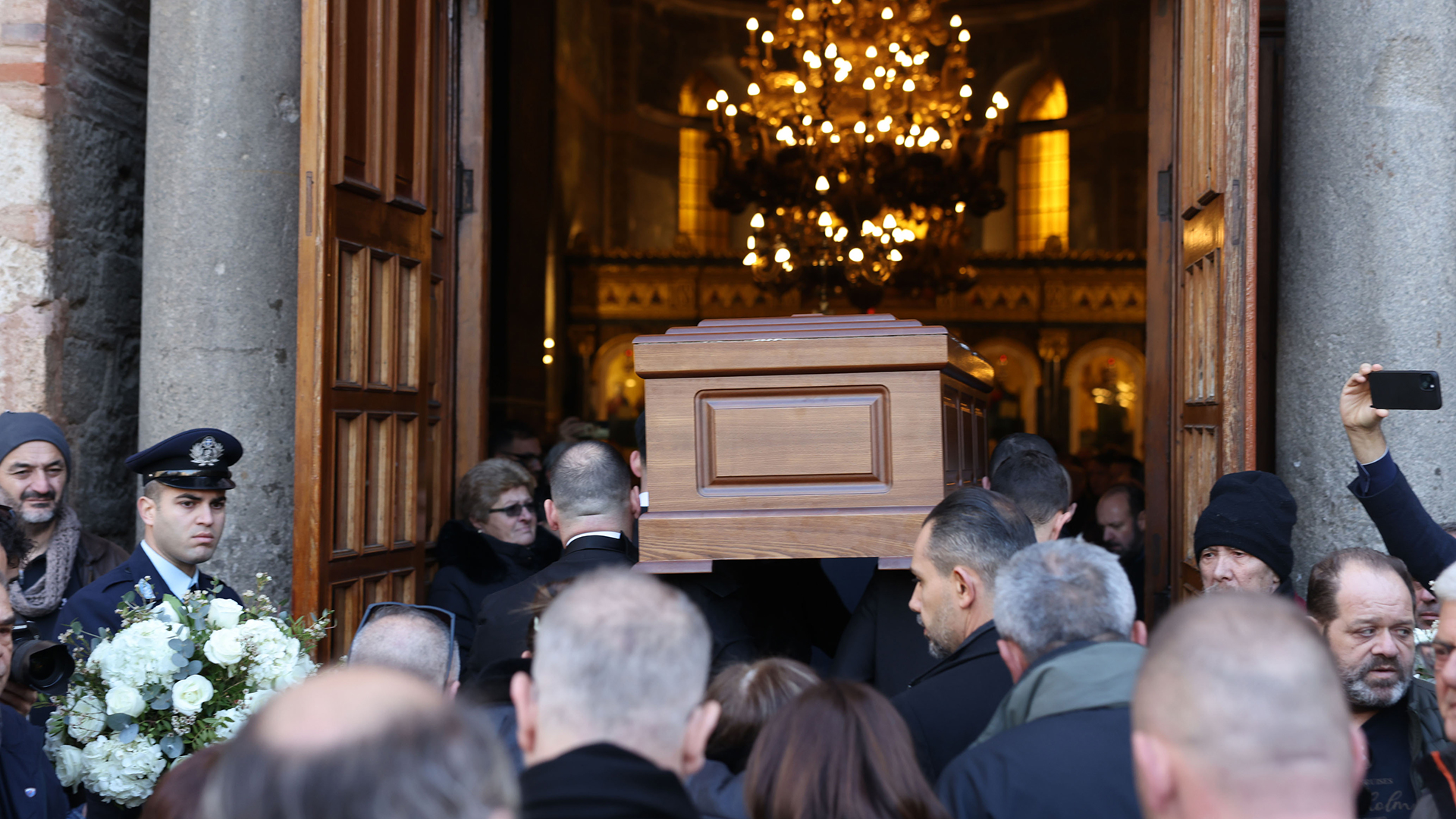 Το τελευταίο «αντίο» στον Βασίλη Καρρά-3