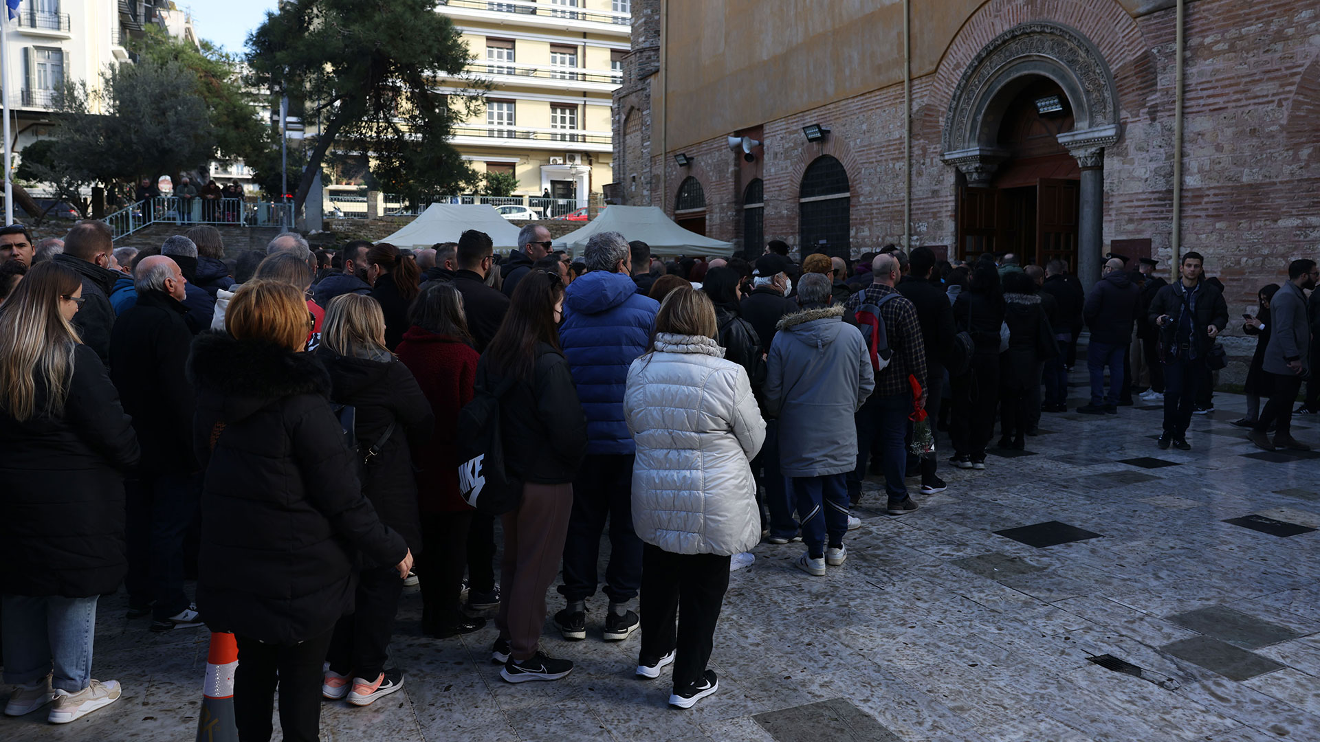 Βασίλης Καρράς: Χιλιάδες κόσμου στο τελευταίο «αντίο» (εικόνες)-5