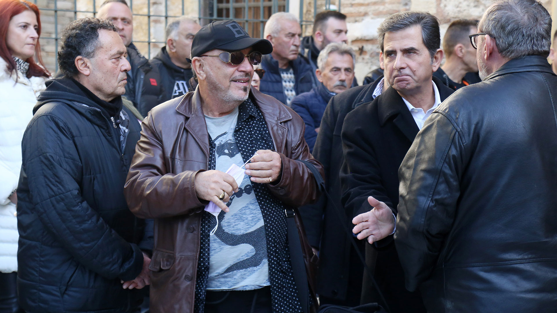 Βασίλης Καρράς: Χιλιάδες κόσμου στο τελευταίο «αντίο» (εικόνες)-7