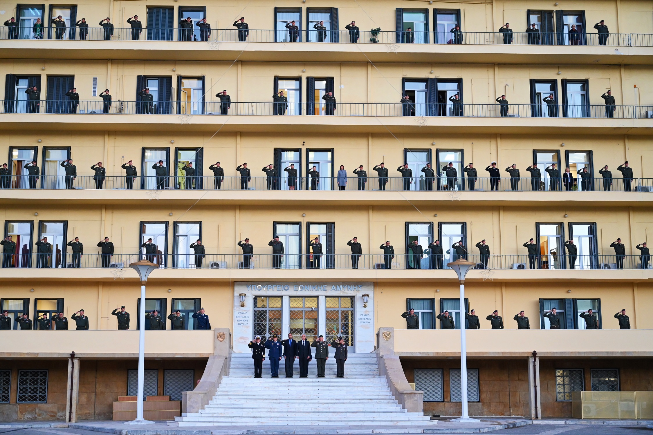 ΥΠΕΘΑ: Τελετή απόδοσης τιμών στον επισμηναγό Επαμεινώνδα Κωστέα-2