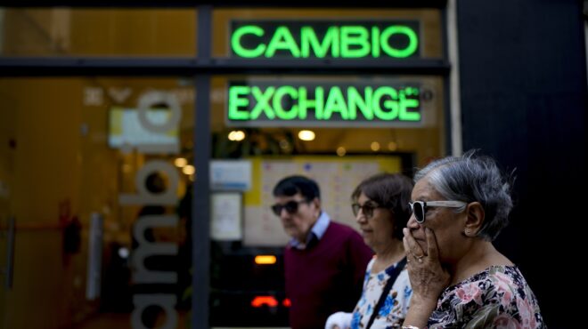 αργεντινή-θεραπεία-σοκ-με-υποτίμηση-π-562781698