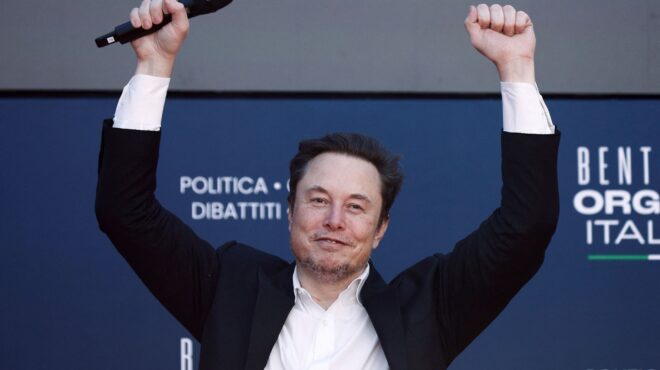 ελον-μασκ-μαρκ-ζούκερμπεργκ-και-ρώσοι-562805521