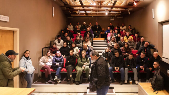 κάτοικοι-αράχωβας-στην-κ-μη-μας-στο-562771540