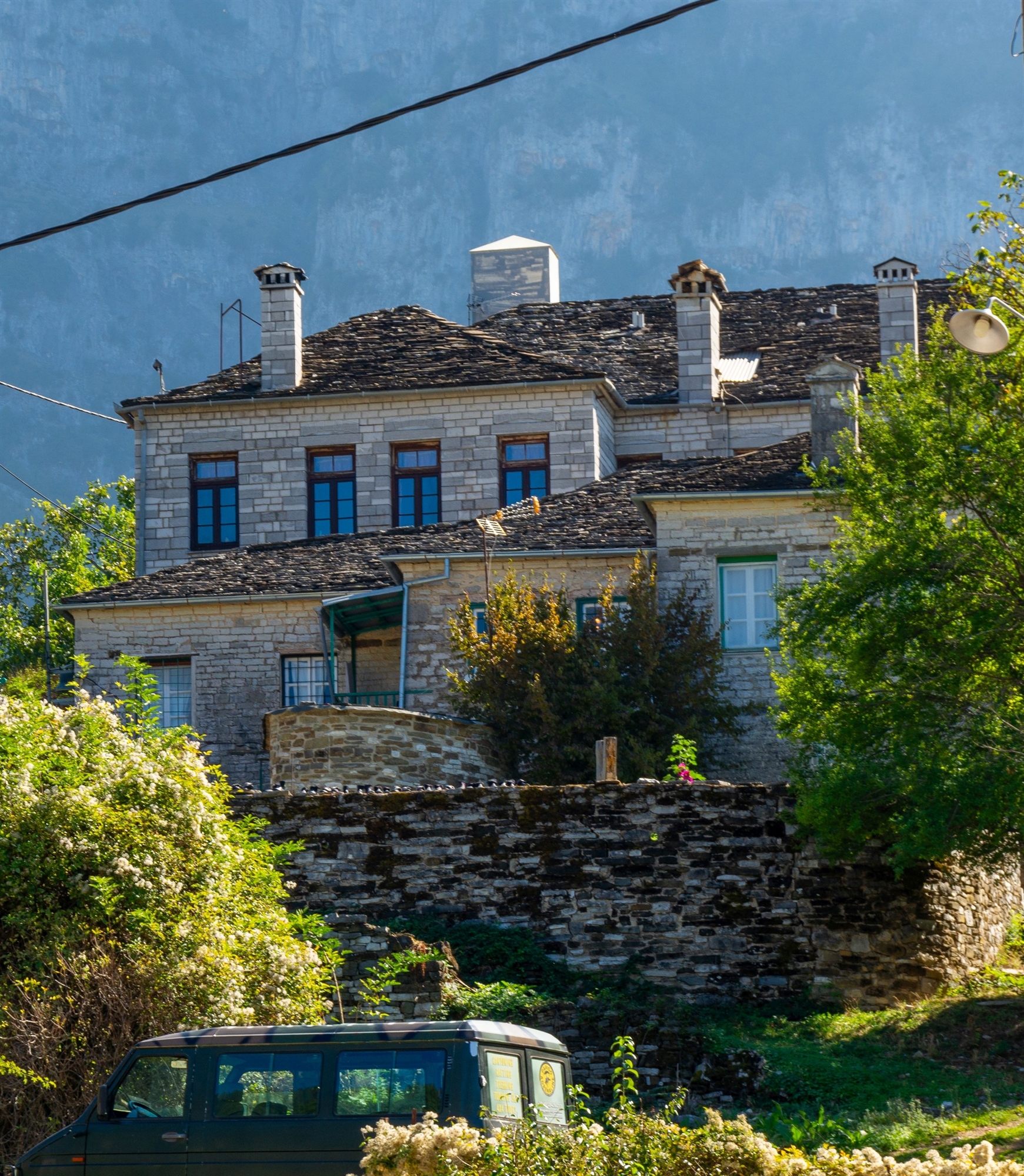 «Παγωμένες» τιμές σε χειμερινά εξοχικά-1