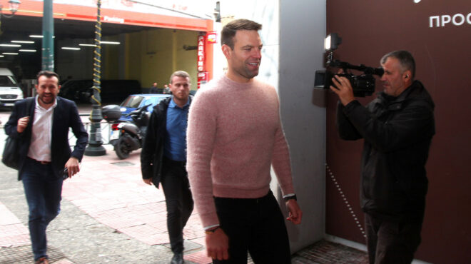 συριζα-προς-συνέδριο-ανασυγκρότησης-562771597