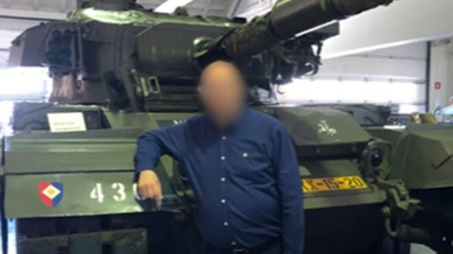 εκδίδεται-στις-ηπα-ο-ελληνας-φίλος-τ-562793674