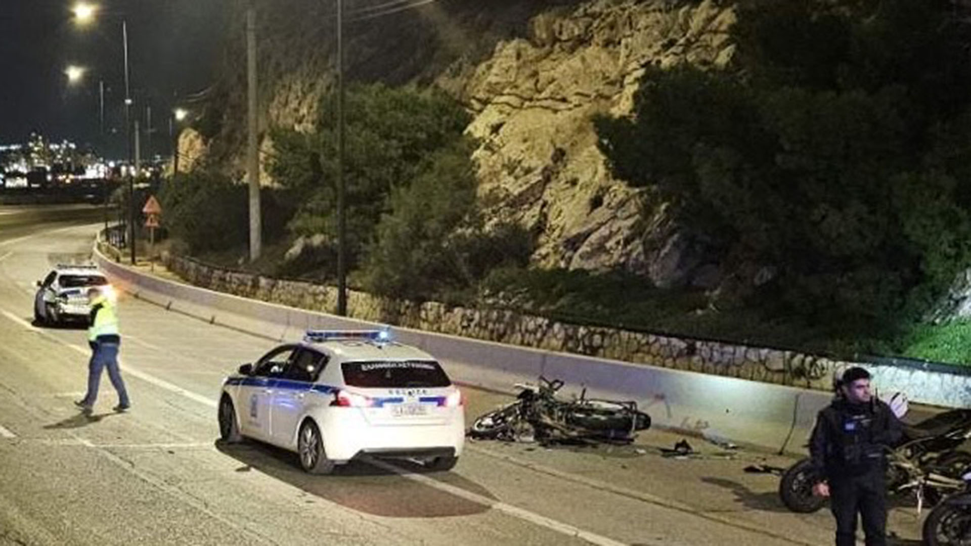 Ξανά στους δρόμους οι ένστολοι: «Προστατέψτε αυτούς που σας προστατεύουν»-1