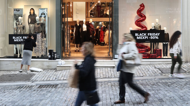 χαμηλές-πτήσεις-στην-black-friday-562759174