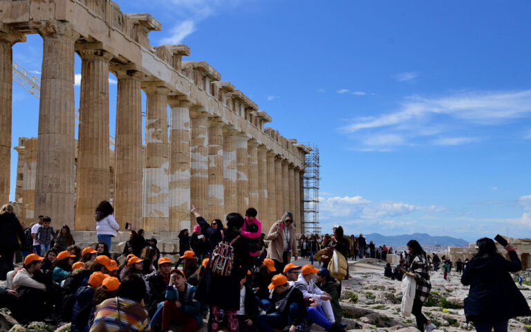 ΥΠΠΟ: Αύξηση εσόδων 60% με τα νέα εισιτήρια