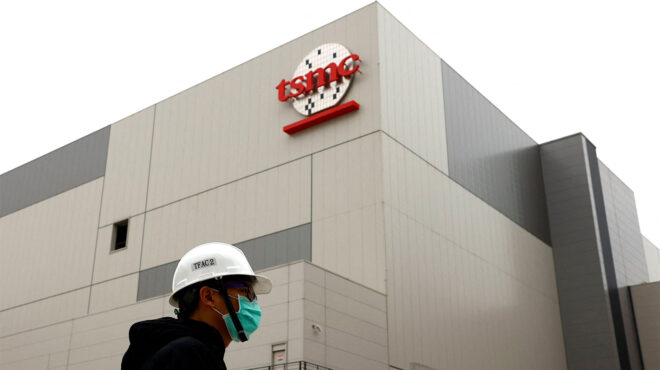 μάχη-τεχνολογικών-κολοσσών-για-τη-νέα-562777897