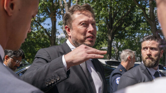 επίθεση-μασκ-κατά-εταιρειών-562759066