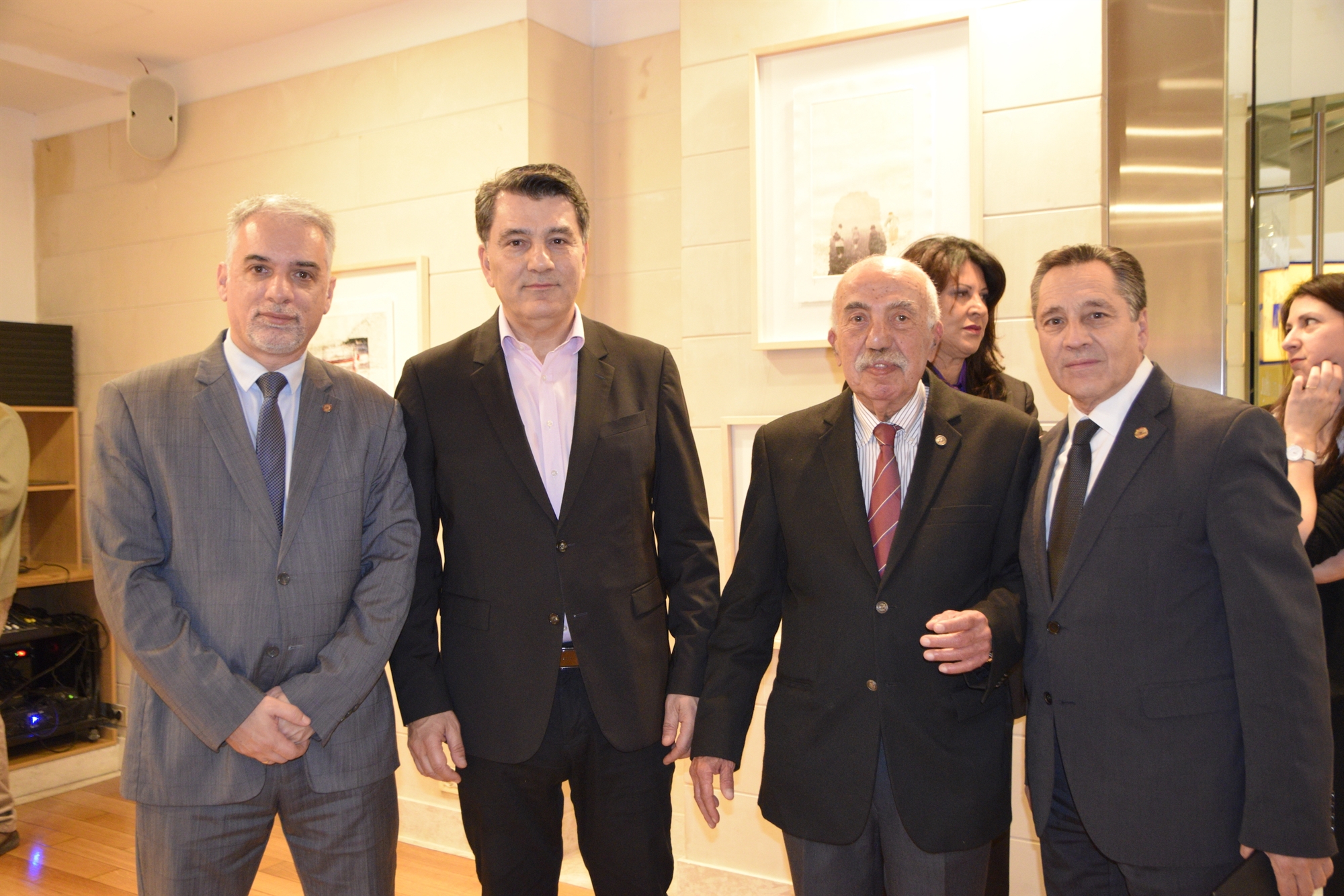 Ο Σύλλογος Θυάτειρα οργάνωσε έκθεση τέχνης για την ψυχική υγεία-3