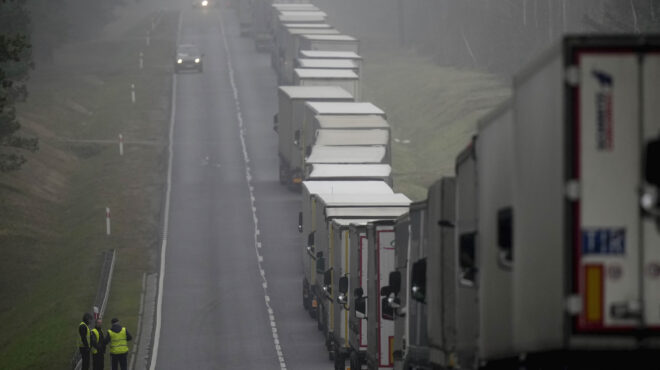 η-βαρσοβία-ζητεί-την-επαναφορά-των-ευρ-562763782