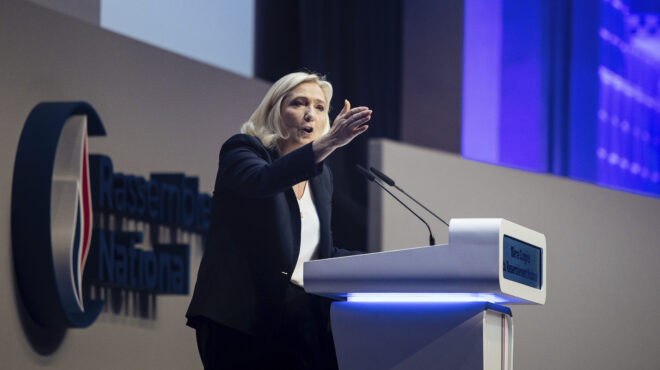 μακρόν-με-ακροδεξιά-στήριξη-πέρασε-το-562789369