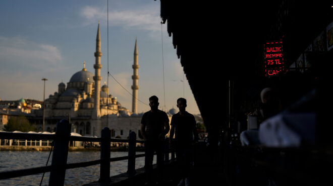 αύξηση-του-κατώτατου-μισθού-κατά-49-στην-562801279