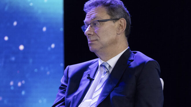 πυρά-μπουρλά-σε-χάρβαρντ-mit-και-upenn-για-τ-562770703