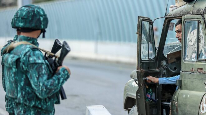 reuters-αρμενία-και-αζερμπαϊτζάν-ανταλλάσσ-562780318