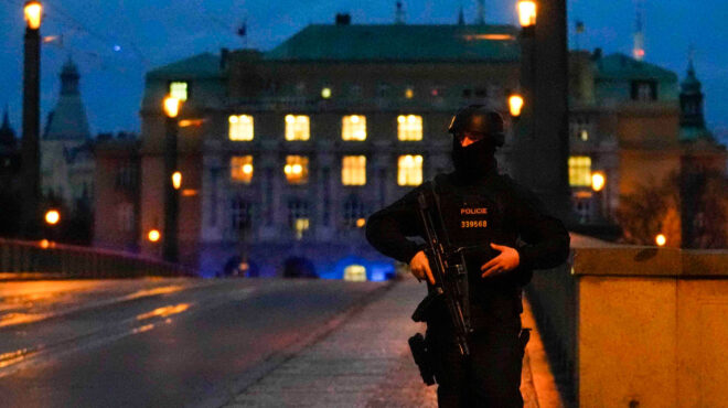 τσεχία-νεκροί-και-τραυματίες-από-πυρο-562795786