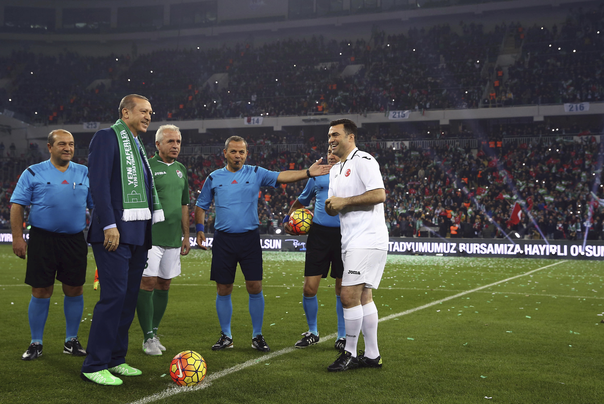 Το ποδόσφαιρο στην Τουρκία: Βία, μπίζνες, πολιτική-2