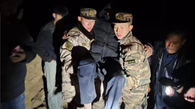 πάνω-από-100-νεκροί-από-ισχυρότατο-σεισμ-562790422