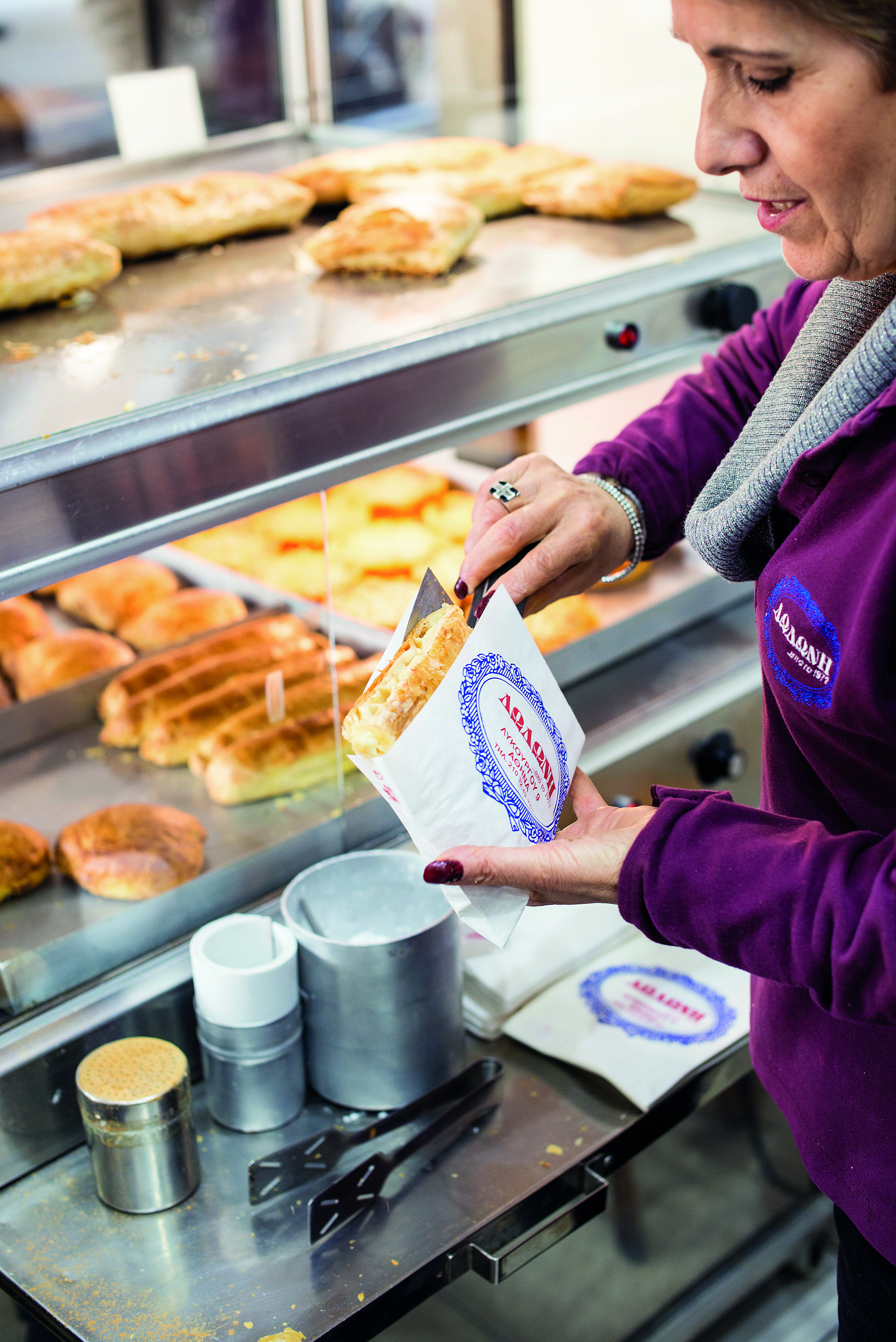 Πού να φάτε street food μετά τα ψώνια στο κέντρο της Αθήνας-1