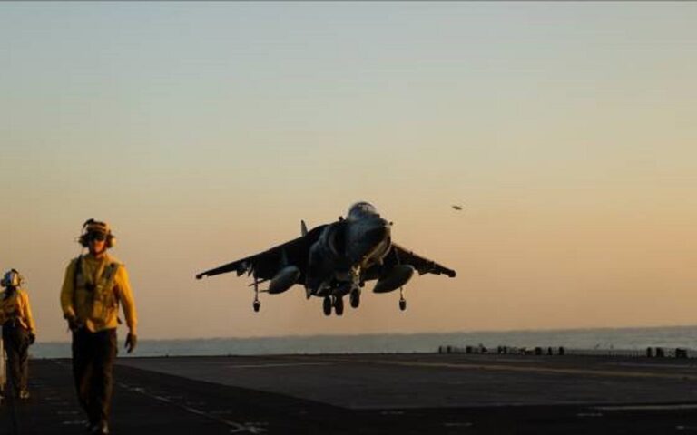 Ερυθρά Θάλασσα: Το αμερικανικό ναυτικό κατέρριψε drone και πύραυλο των Χούθι