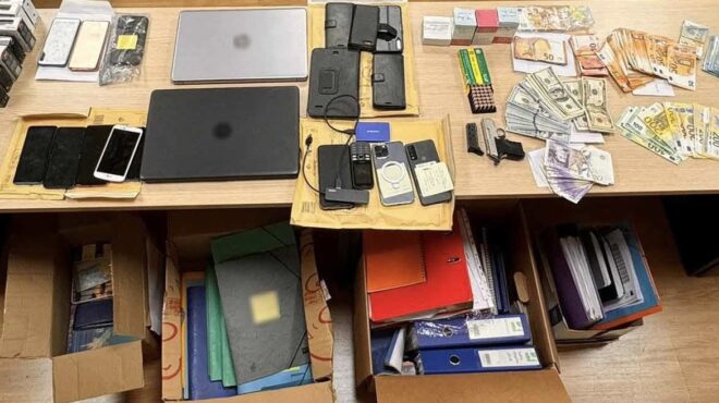 εξαρθρώθηκε-σπείρα-για-παράνομες-συν-562759747