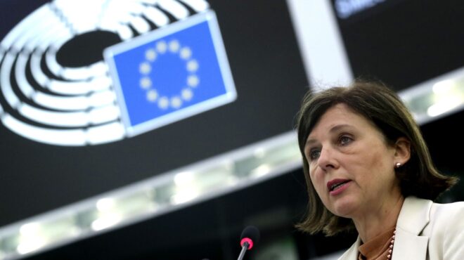 ε-ε-νέος-νόμος-για-την-ελευθερία-των-μμ-562788124